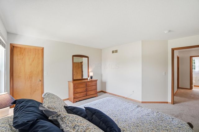 2201 Parklawn Drive, Lewis Center, OH 43035