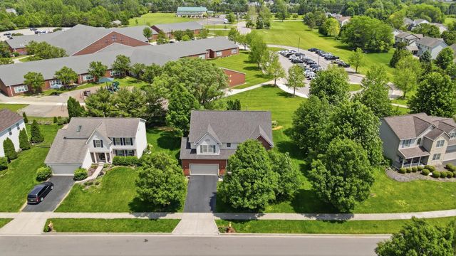 2201 Parklawn Drive, Lewis Center, OH 43035