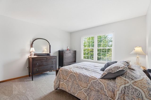 2201 Parklawn Drive, Lewis Center, OH 43035