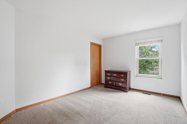 2201 Parklawn Drive, Lewis Center, OH 43035