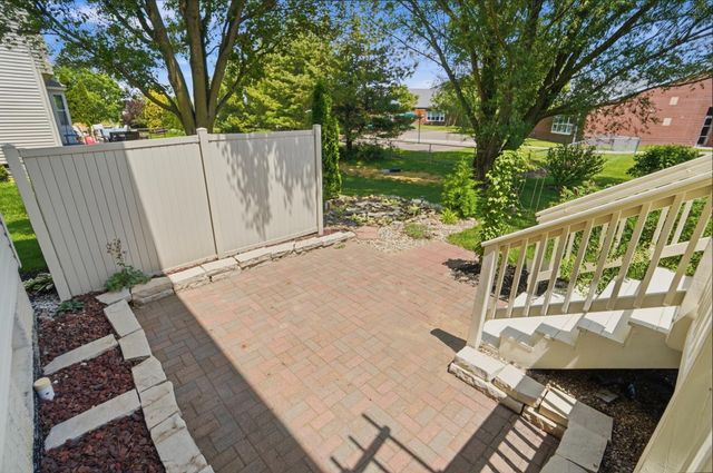 2201 Parklawn Drive, Lewis Center, OH 43035