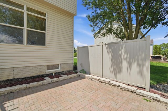 2201 Parklawn Drive, Lewis Center, OH 43035