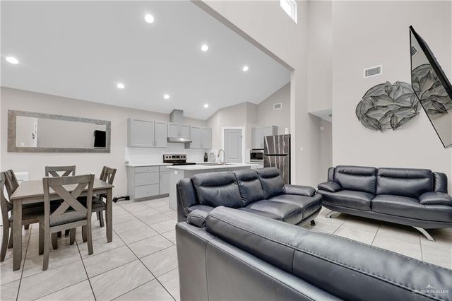 1907 Lake Point Drive, Mission, TX 78572