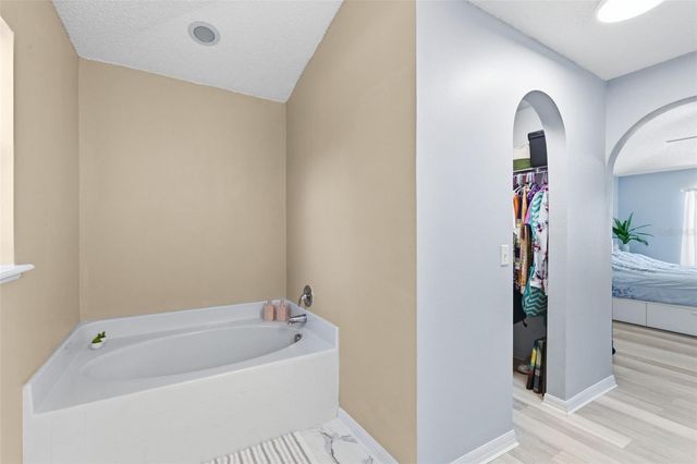 2150 SANDRIDGE CIRCLE, Eustis, FL 32726