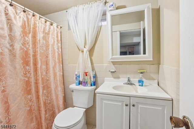 4 Viking Ct, Randolph Twp., NJ 07869