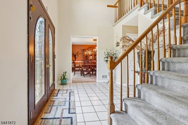 4 Viking Ct, Randolph Twp., NJ 07869