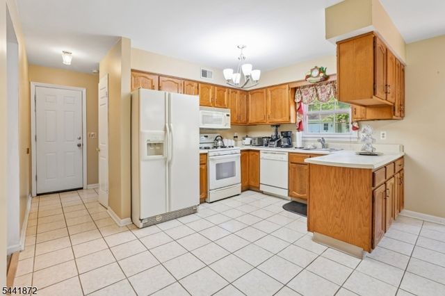 4 Viking Ct, Randolph Twp., NJ 07869