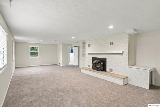 8528 Meredith Avenue, Omaha, NE 68134