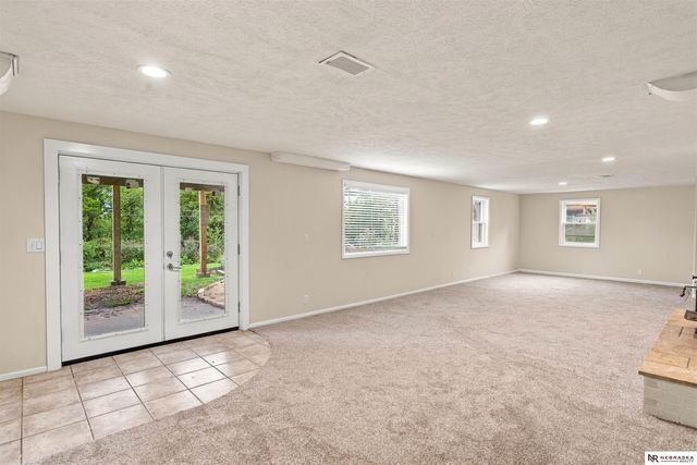 8528 Meredith Avenue, Omaha, NE 68134