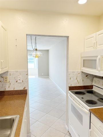 1116 Lake Terrace 214, Boynton Beach, FL 33426
