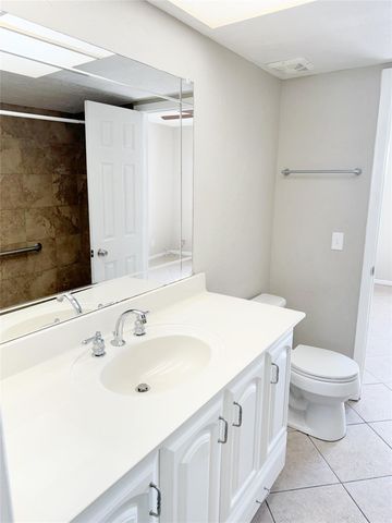 1116 Lake Terrace 214, Boynton Beach, FL 33426
