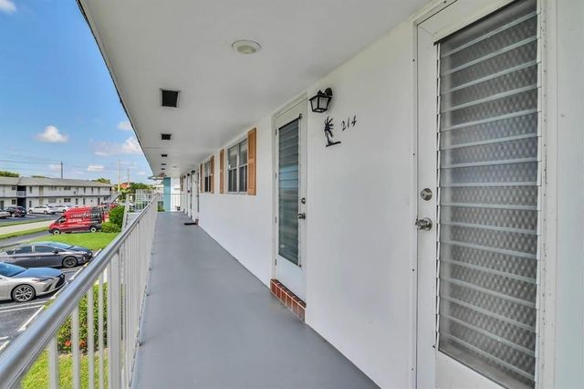 1116 Lake Terrace 214, Boynton Beach, FL 33426