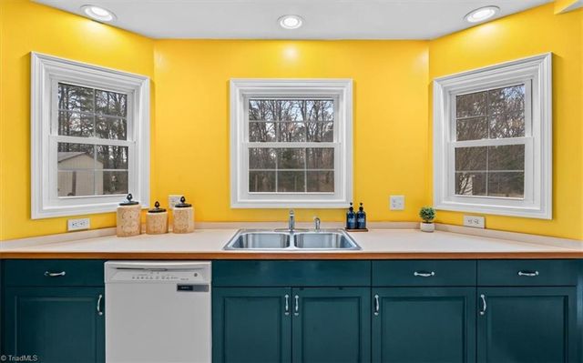 743 Almond Road, Reidsville, NC 27320