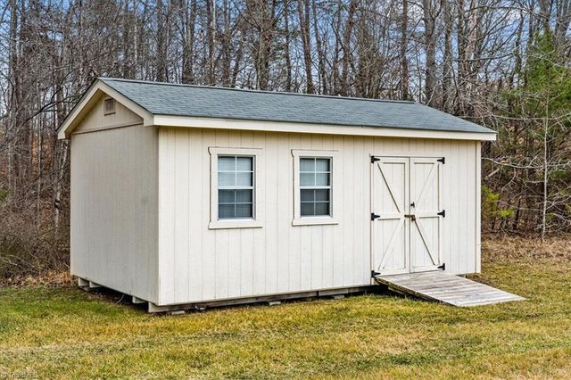 743 Almond Road, Reidsville, NC 27320