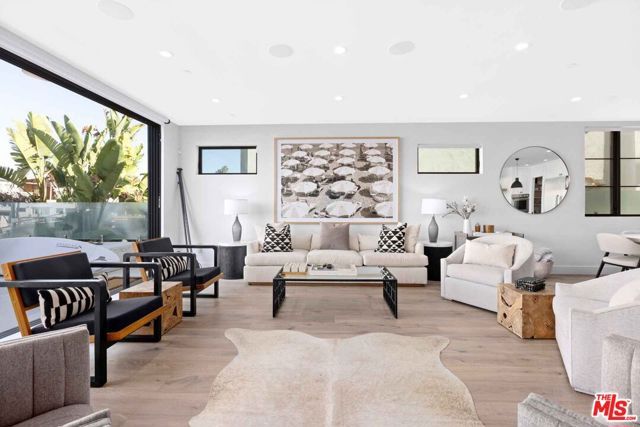 4106 River Avenue 2, Newport Beach, CA 92663