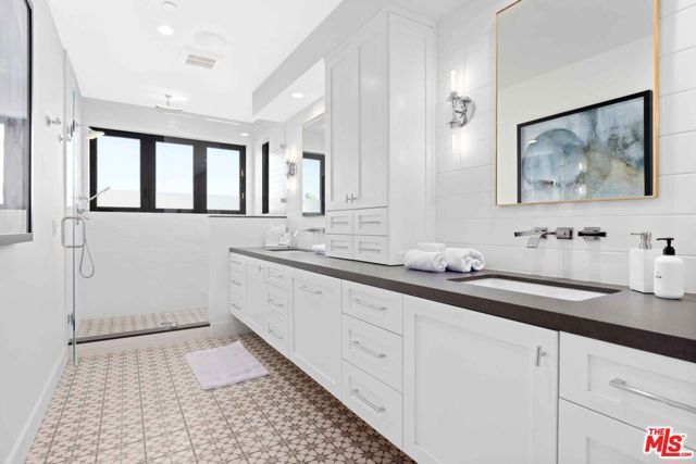 4106 River Avenue 2, Newport Beach, CA 92663