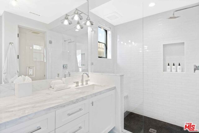 4106 River Avenue 2, Newport Beach, CA 92663