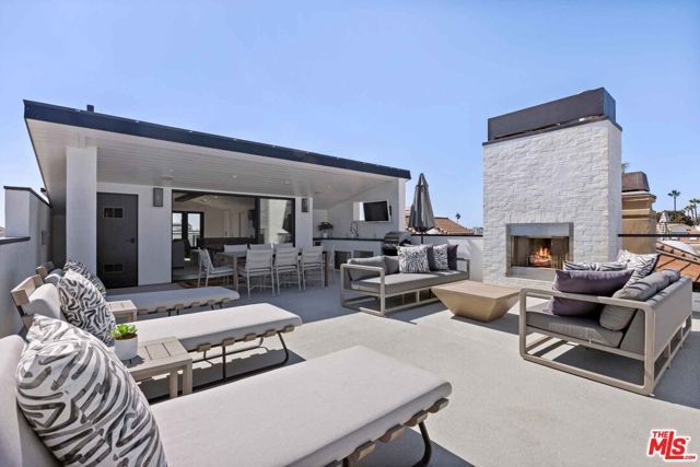 4106 River Avenue 2, Newport Beach, CA 92663