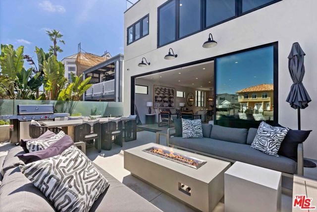 4106 River Avenue 2, Newport Beach, CA 92663