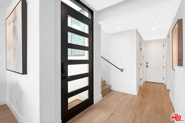 4106 River Avenue 2, Newport Beach, CA 92663