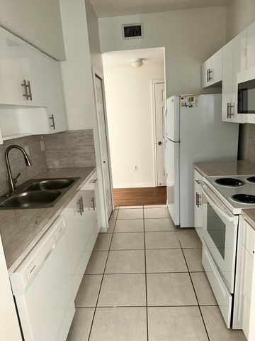 7085 Nova Drive 320, Davie, FL 33317