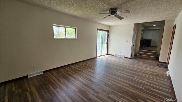 2469 Hatherly Avenue, Flint Charter Township, MI 48504
