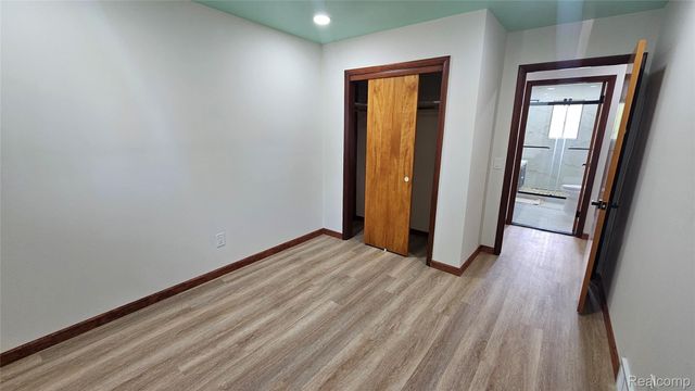 2469 Hatherly Avenue, Flint Charter Township, MI 48504