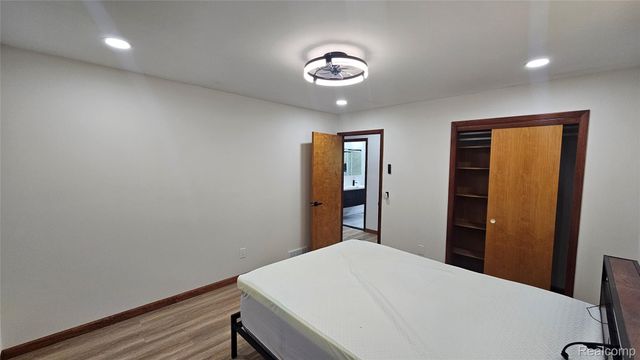 2469 Hatherly Avenue, Flint Charter Township, MI 48504