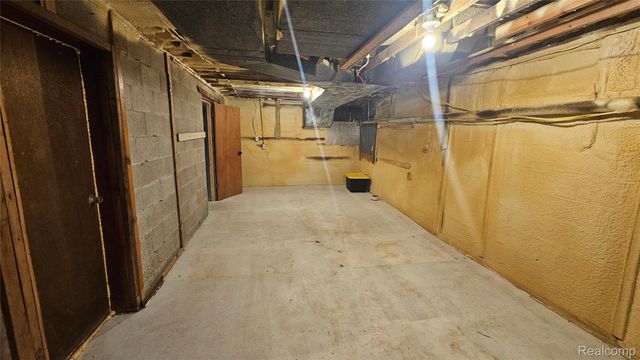 2469 Hatherly Avenue, Flint Charter Township, MI 48504