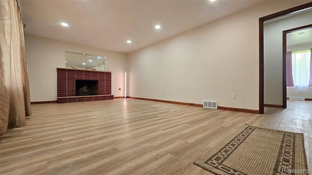 2469 Hatherly Avenue, Flint Charter Township, MI 48504