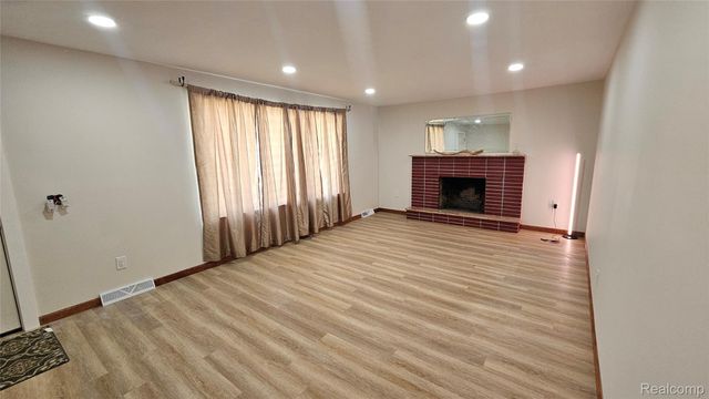 2469 Hatherly Avenue, Flint Charter Township, MI 48504