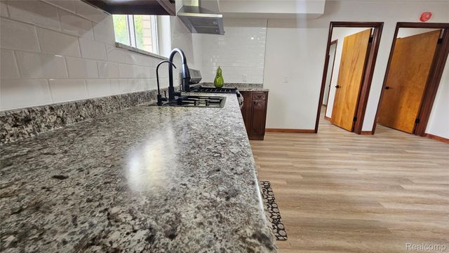 2469 Hatherly Avenue, Flint Charter Township, MI 48504