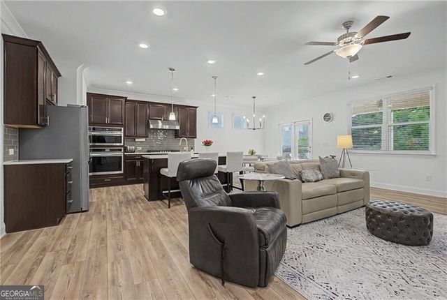 950 Summit Drive, Canton, GA 30114