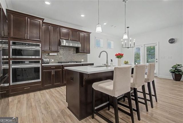 950 Summit Drive, Canton, GA 30114