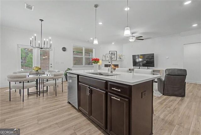 950 Summit Drive, Canton, GA 30114