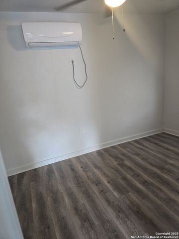 553 Barrett B, San Antonio, TX 78225