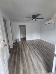 553 Barrett B, San Antonio, TX 78225
