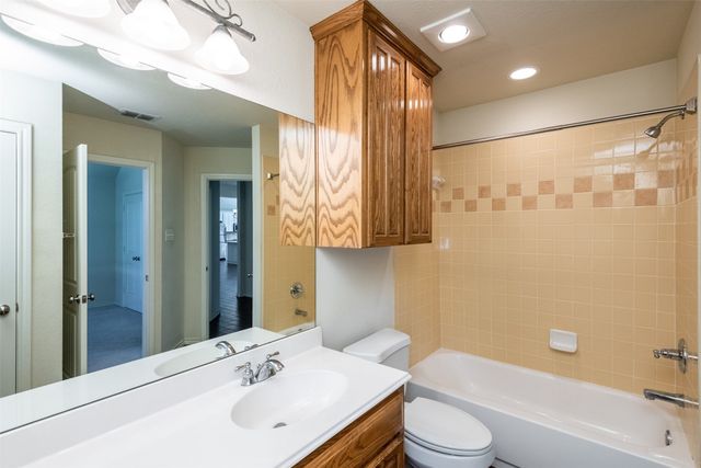 10913 Golfview Way, Benbrook, TX 76126