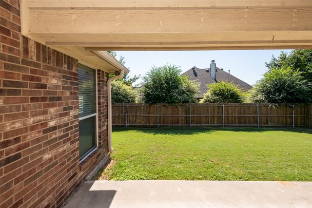 10913 Golfview Way, Benbrook, TX 76126