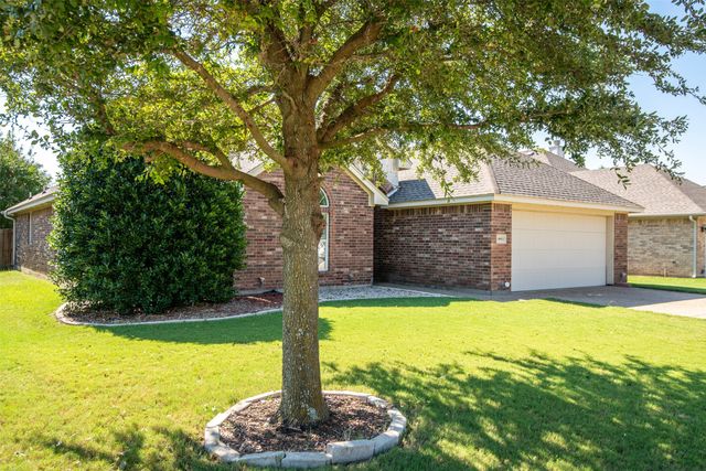 10913 Golfview Way, Benbrook, TX 76126