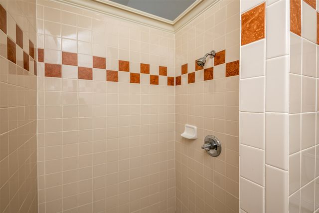 10913 Golfview Way, Benbrook, TX 76126