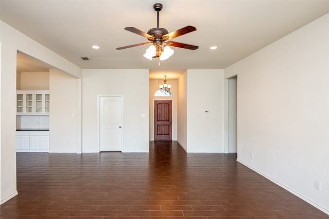 10913 Golfview Way, Benbrook, TX 76126