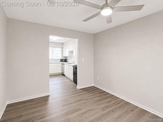 1954 Axtell Drive 5, Troy, MI 48084