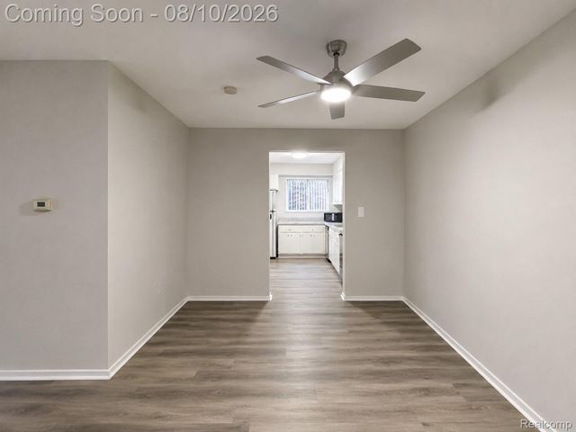 1954 Axtell Drive 5, Troy, MI 48084