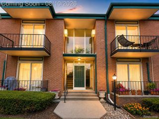 1954 Axtell Drive 5, Troy, MI 48084