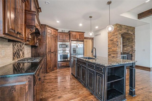 11500 W 166TH Street, Overland Park, KS 66221