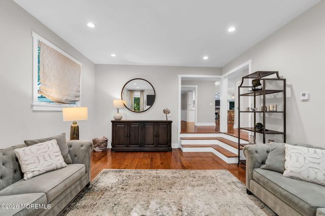 9 Ramsey Road, Middletown, NJ 07748