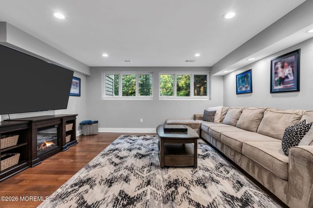 9 Ramsey Road, Middletown, NJ 07748