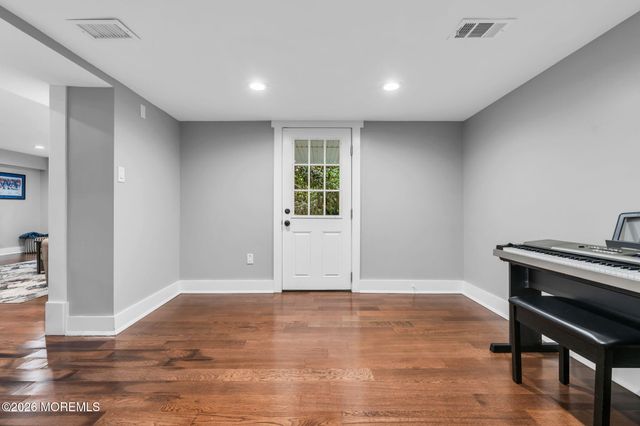 9 Ramsey Road, Middletown, NJ 07748