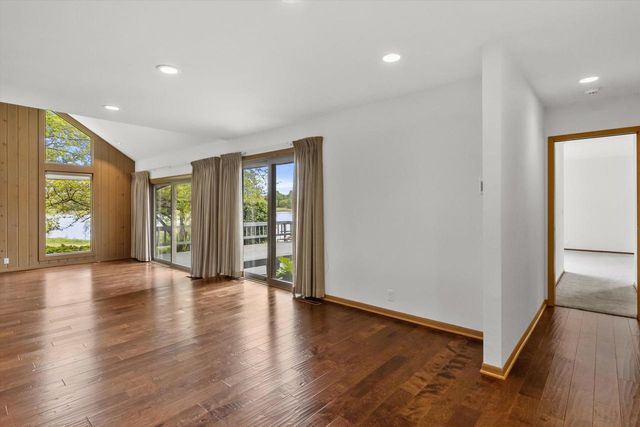 25 Lakewood DRIVE, Wind Point, WI 53402